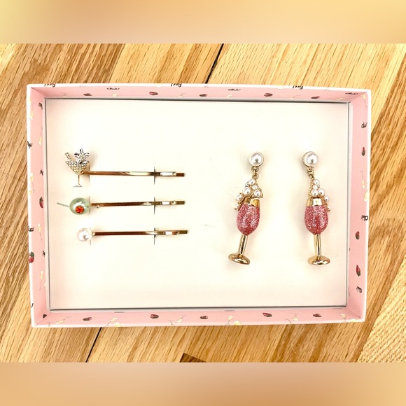 Betsey Johnson Jewelry - Betsey Johnson Champagne Martini Set NWT